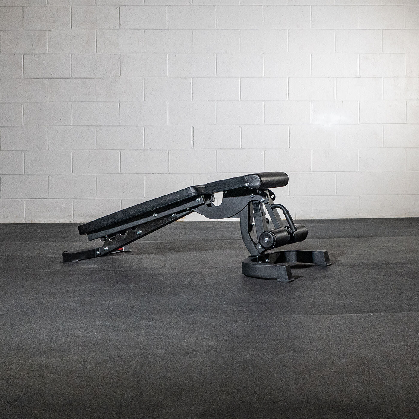 Scratch and Dent Adjustable FID Bench FINAL SALE – Titan Fitness