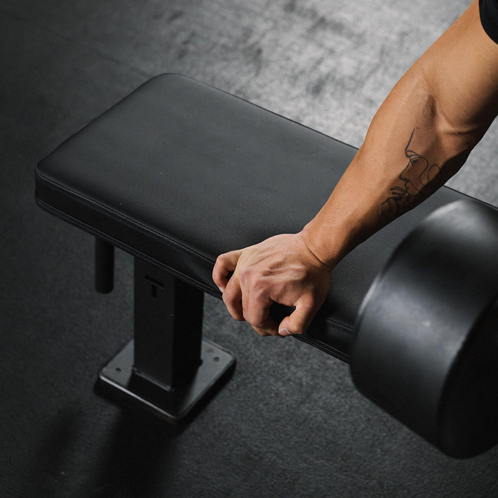 Elite Series Single Post Flat Bench | Titan Fitness