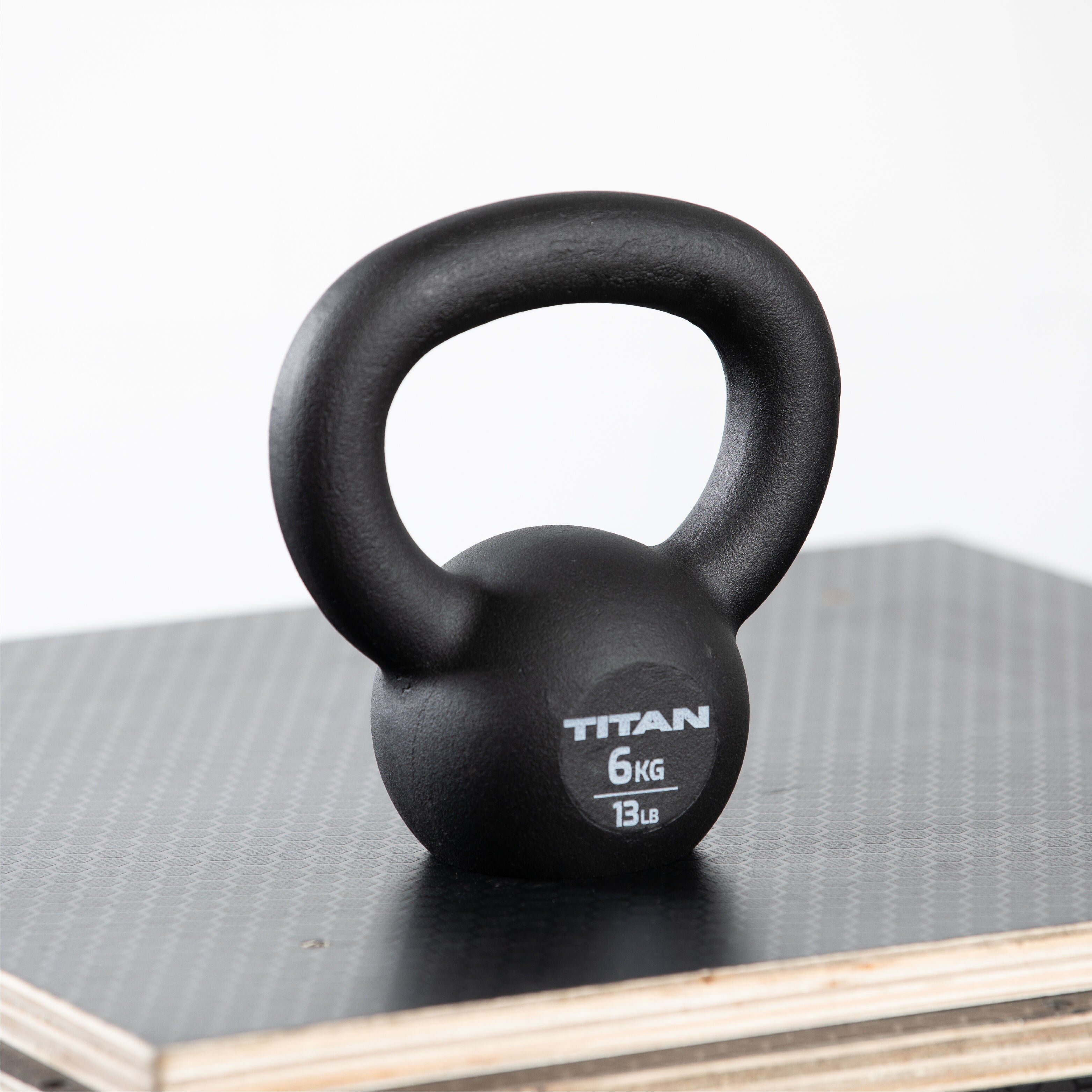 6 KG Cast Iron Kettlebell Titan Fitness