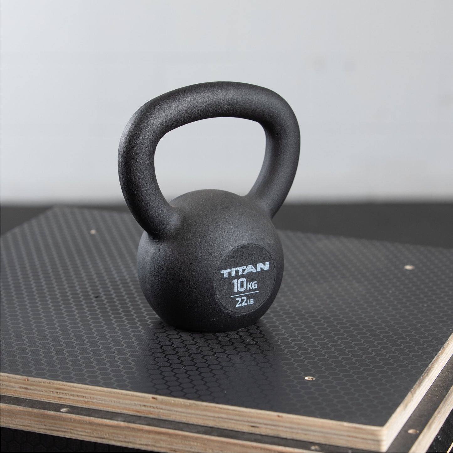 10 KG Cast Iron Kettlebell - view 2