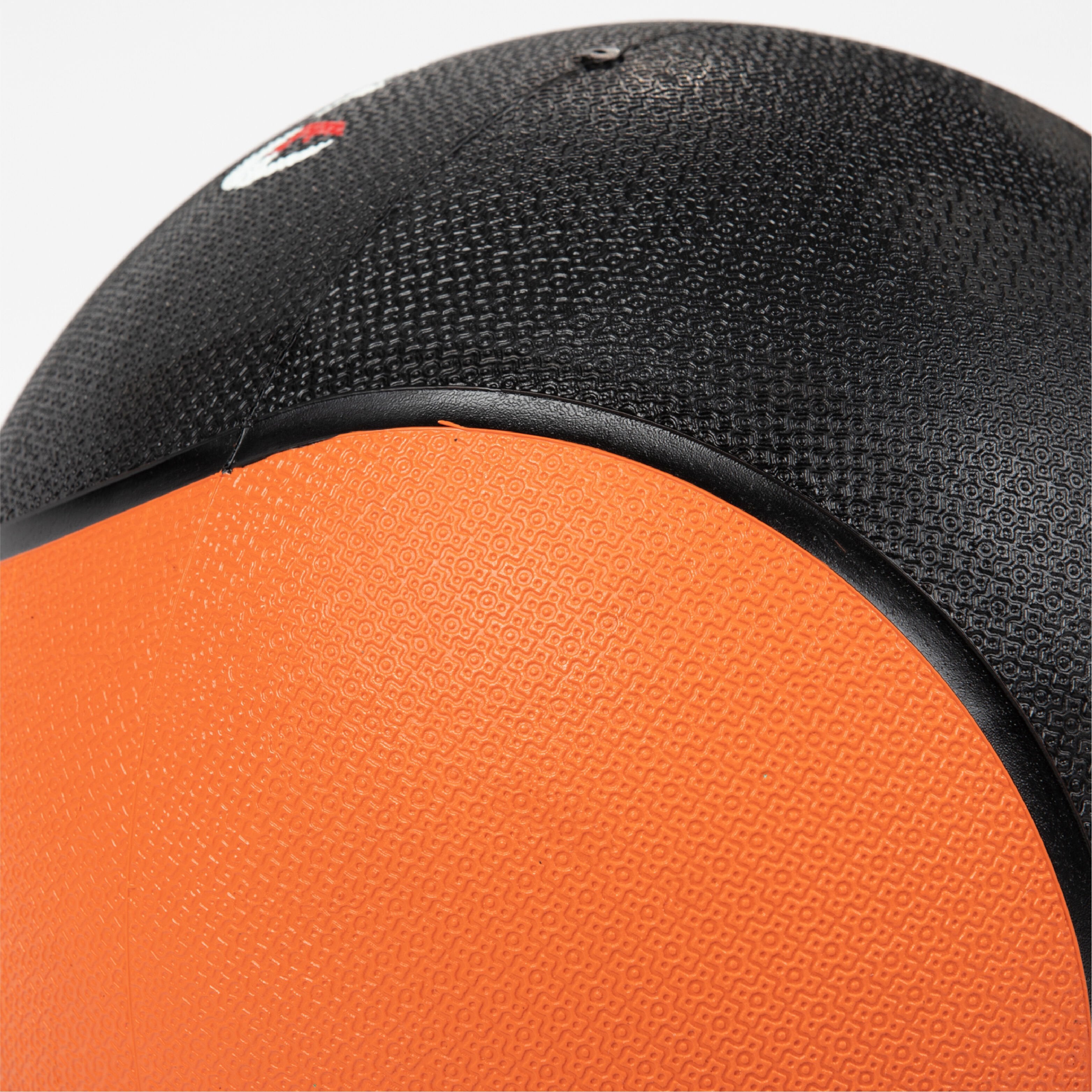 Titan Fitness Medicine Ball - Thumbnail 5