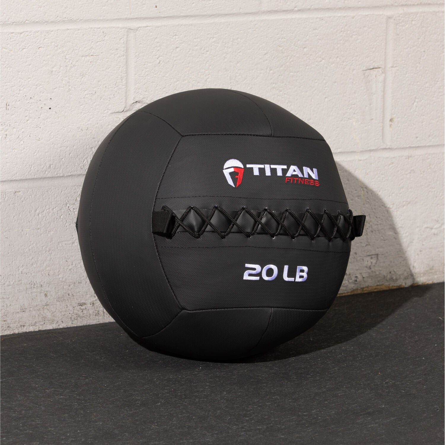 Titan Fitness Composite Wall Ball - Thumbnail 5